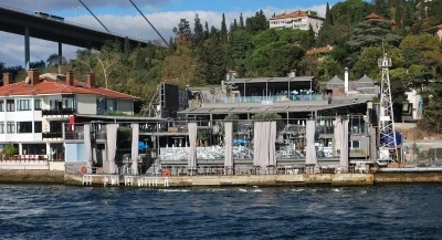 Tarihte Bug&uuml;n: Silahlı saldırıda 39 kişi hayatını kaybetti