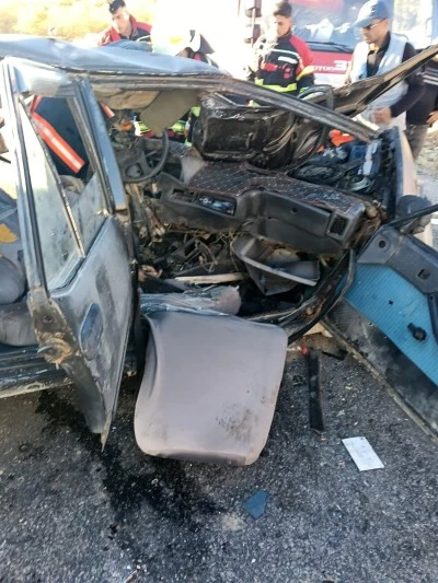 Tarım işçilerini taşıyan midibüs otomobille çarpıştı: 3 ölü, 12 yaralı