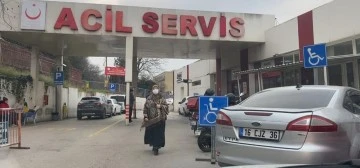 Tartıştığı kızını bıçakladı