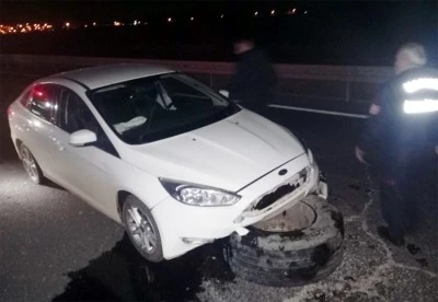 Tırdan teker fırladı, sürücü ölümden döndü