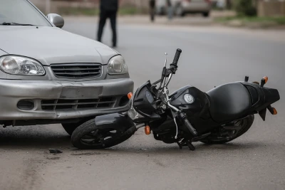 Tırıklı Mahallesi’nde otomobil ile motosiklet çarpıştı: 1 yaralı