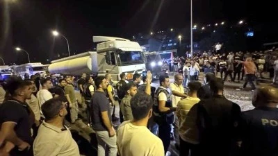  Tırın çarptığı genç hayatını kaybetti
