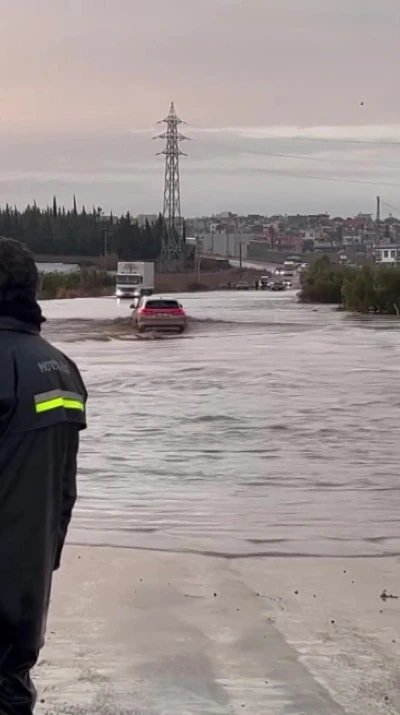 TOGG, su birikintisinde ilerledi: O anlar kamerada