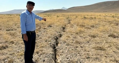 Toprak Yarıkları Tehlike Saçıyor!