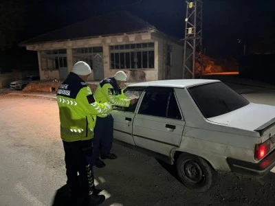 Trafik denetiminde kurallara uymayan sürücülere ceza yağdı