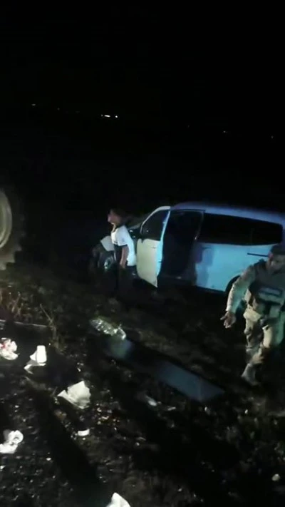 Traktör ile hafif ticari araç kafa kafaya!