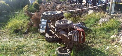 Traktörün altında kalan 11 yaşındaki çocuk öldü, 4 kişi yaralandı