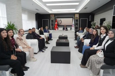 T&Uuml;BİTAK 2209-A Kapsamında Desteklenen Proje Ekiplerinden Rekt&ouml;r&uuml;m&uuml;z Akman&rsquo;a Ziyaret