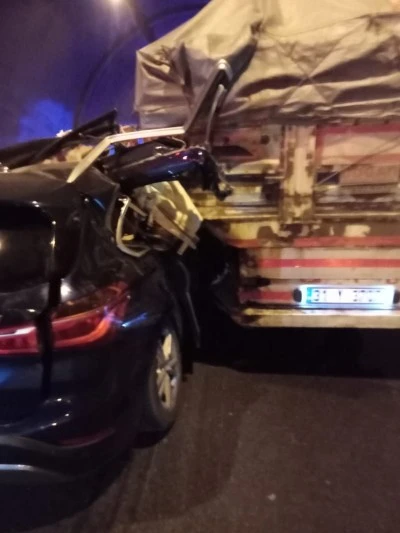 Tünelde feci kaza: 1 ölü, 4 yaralı