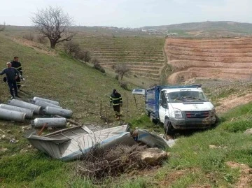 Tüp kamyoneti devrildi, facianın eşiğinden dönüldü