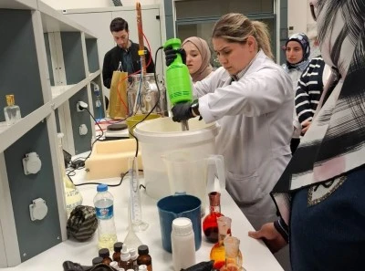Uluslararası &Ouml;ğrenciler Kilis&rsquo;te Sabun Yapımını Uygulamalı &Ouml;ğrendi
