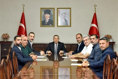 Vali Şahin, siyasi parti il başkanlarıyla görüştü