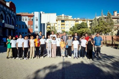 Vali Şahin TOKİ Ortaokulu'nu ziyaret etti