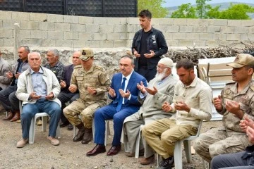 Vali Soytürk, şehit babasının taziyesine katıldı
