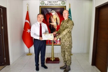 Vali Soytürk’ten Albay Özvaral’a &quot;Başarı Belgesi’’