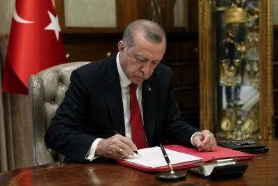 Valiler ve Emniyet M&uuml;d&uuml;rleri Kararnamesi yayımlandı