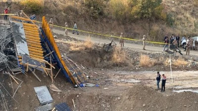 Viyadük inşaatı iskelesinde çökme: 3 ölü, 2 yaralı 