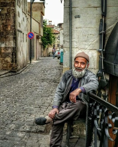 Yaşlı Olmak da Güzeldir