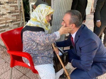 Yaşlı Teyze'den Vali Soytürk'e dua