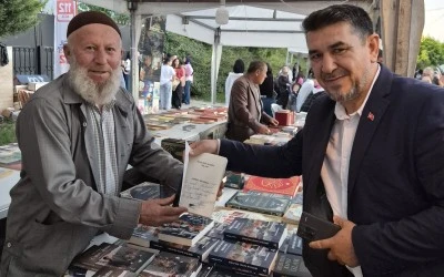 Yazar Ahmet Demiray Kilis 1. Kitap Fuarı'nda Okurlarıyla Buluştu