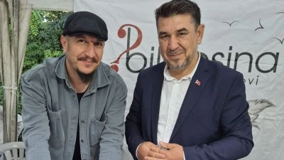 Yazar Mehmet Oral Kimdir? Kilis 1. Kitap Fuarı'nda Okurlarıyla Buluştu