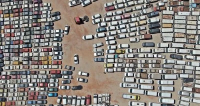 Yediemin otoparkları araç mezarlığı gibi!