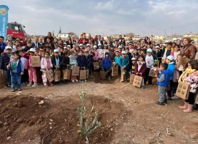 Yenideğirmen k&ouml;y okulunda fidan dikimi yapıldı