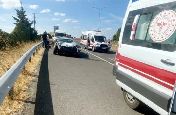 Yolunu şaşıran sürücü ters yöne girince minibüsle kafa kafaya çarpıştı: 5 yaralı