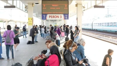 Yurt içinde ikamet eden 10 milyon 750 bin kişi seyahate çıktı