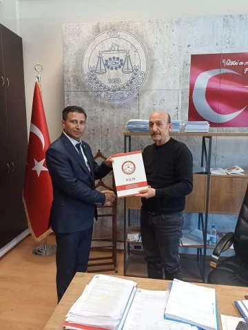Zaim Erdoğan, Mazbatasını teslim aldı