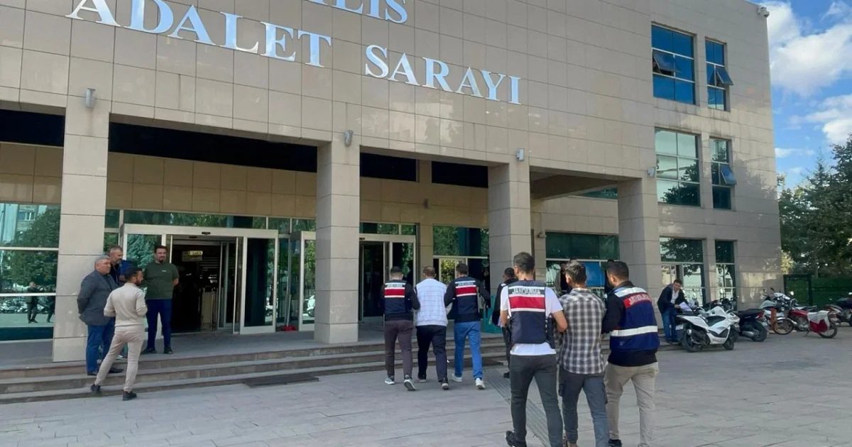 Kilis’te DEAŞ Operasyonu: 2 Şüpheli Yakalandı, 1’i Tutuklandı!